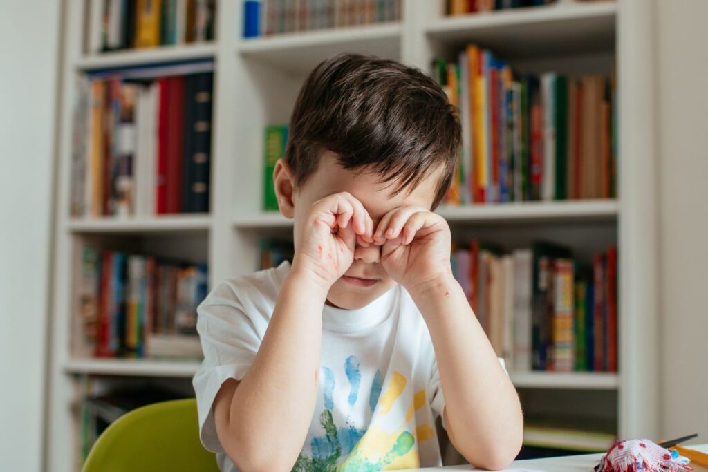 Warning Signs Parents Should Watch For​ Child-eye-strain